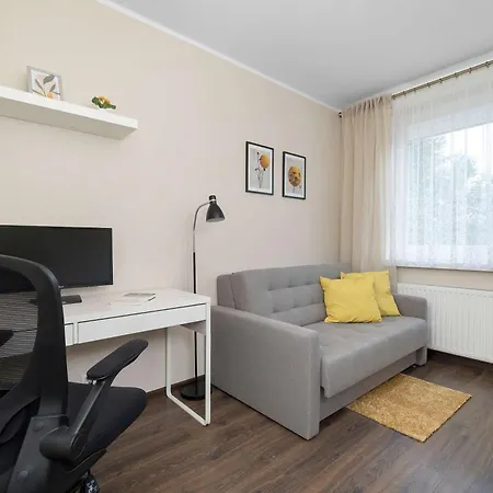 Spacious With Air Conditioning, Desk And Balcony By Renters * Katowice
