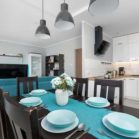 Apartment Spacious With Air Conditioning, Desk And Balcony By Renters Kattowitz