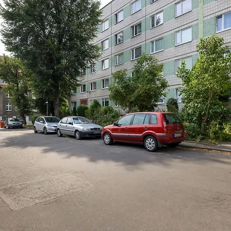 Apartman Spacious With Air Conditioning, Desk And Balcony By Renters *